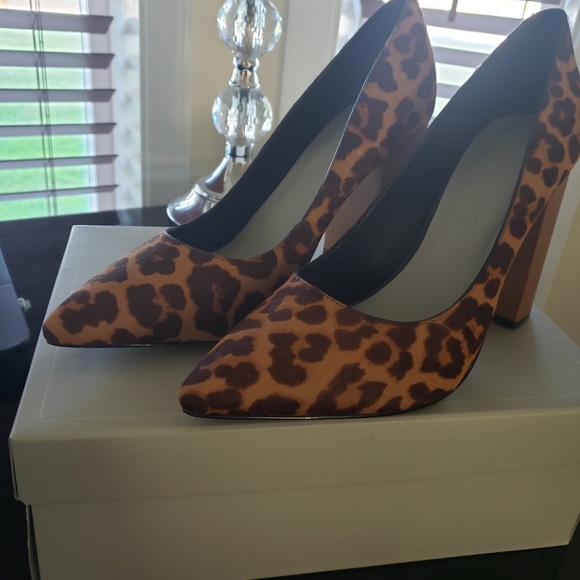 Shoes - Picture 3 of 3